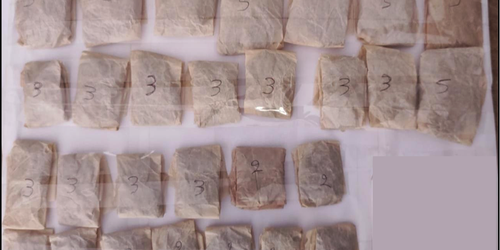 Detienen a tres personas con mariguana y cristal