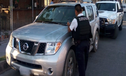 Manejaba vehículo con placas sobrepuestas en Rioverde
