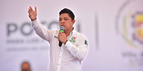 Ricardo Gallardo anuncia entrega de un millón de becas alimentarias