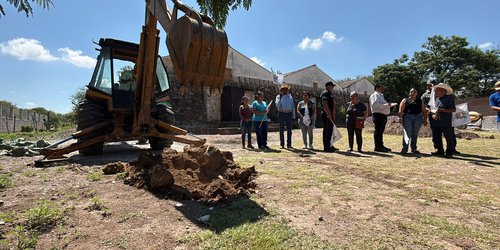 Gobierno de CDFDZ construye módulo sanitario en el Telebachillerato Comunitario de Labor Vieja