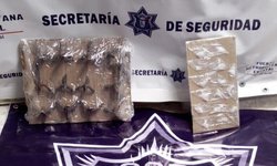 Aseguran camioneta con varias dosis de cristal y artefactos poncha llantas