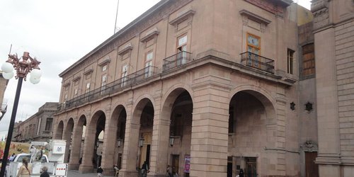 Tres trabajadores sufren lamentable accidente, se encuentran bien de salud