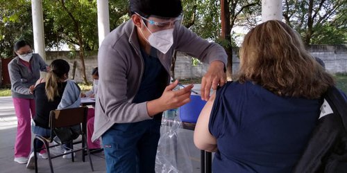 Con dosis de refuerzo sector educativo se fortalece