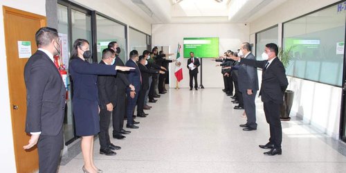 Leonel Serrato toma protesta a funcionarios de la SCT