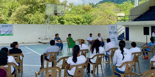Realiza IMES primera feria de servicios institucionales para mujeres indígenas migrantes