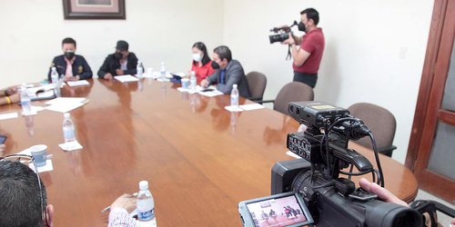 Piden a alcaldesa de Tampamolón explique propuesta de ajustar impuestos municipales