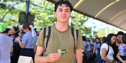 Ricardo Gallardo garantiza transporte gratuito para estudiantes vallenses