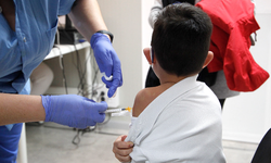 Necesario vacunar contra Covid a niñas y niños de cinco a 11 años