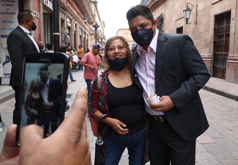 270921 Gobernador Gallardo Convive Potosinos (2).jpeg