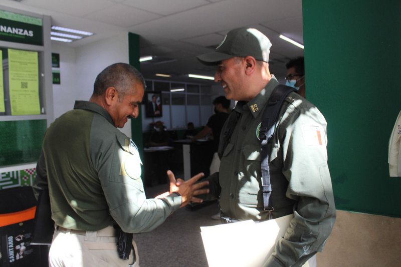 280722 Boletín 1665, TRAS 30 DE SERVICIO POLICIAL, DOS AGENTES DE LA GUARDIA CIVIL CULMINAN SU CARRERA A FAVOR DE LAS FAMILIAS POTOSINAS4.jpg