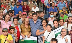 Ricardo Gallardo brinda apoyo y empoderamiento sin límites a las potosinas