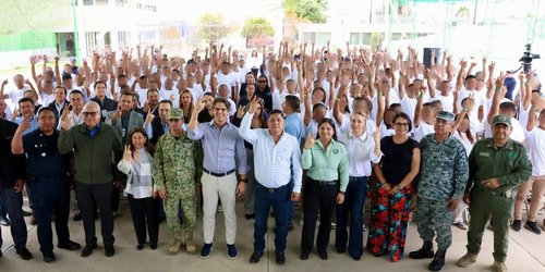 Ricardo Gallardo entrega preliberaciones en el centro de reinserción social “La Pila