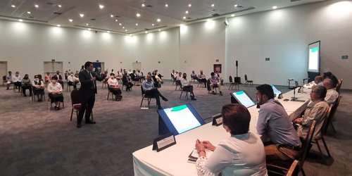 Se reúne JM Carreras con sector educativo privado