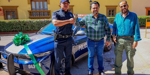 Refuerzan seguridad en Ciudad Fernández con entrega de patrulla y equipamiento