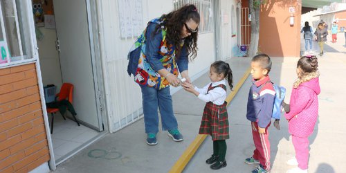 Seguirán clases en primaria y secundaria hasta el viernes