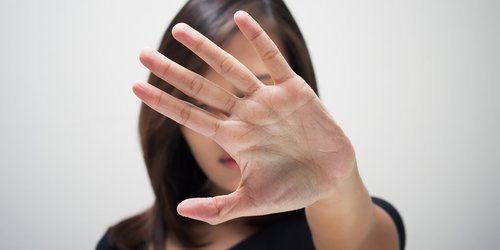 Por golpear a su madre, menor de edad fue detenido