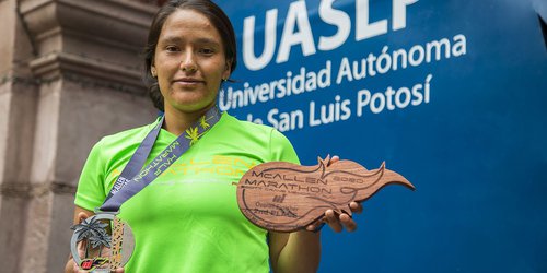 Alumna de la UASLP llega segunda en maratón de McAllen