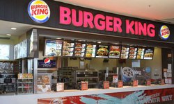 Critican a Burger King por decir que las mujeres pertenecen a la cocina