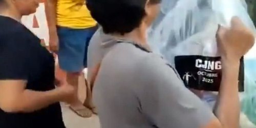 Reparten ayuda a nombre del CJNG en Veracruz.