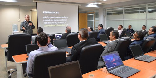 Capacitan a personal de la FGE sobre masculinidades