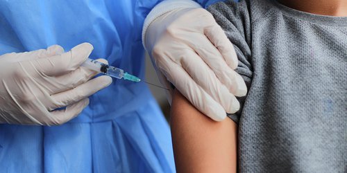 Detectan tres nuevos casos de COVID-19 en menores en la capital potosina