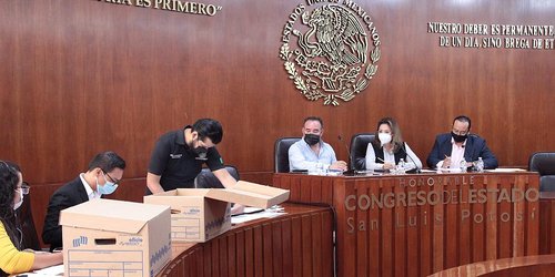 Comisión de Transparencia analiza expedientes de aspirantes a comisionados de la CEGAIP