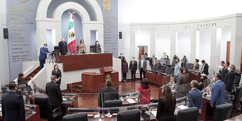 Presentan iniciativa para garantizar oferta de libros de géneros y lenguas indígenas