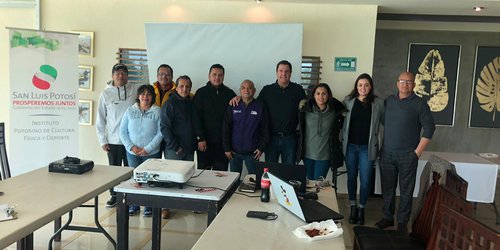 Capacitaron a entrenadores del Club Deportivo Positivo