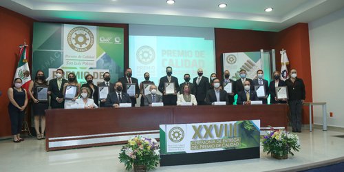 DIF Estatal recibió el Premio Plus de Calidad entregado por Canacintra