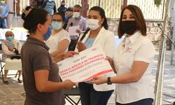 LVR entregó granjas avícolas a familias de Tierra Nueva, Santa María del Río y Zaragoza