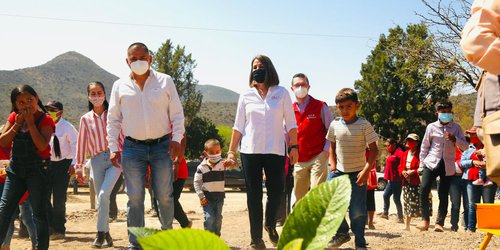 Lorena Valle inauguró proyecto comunitario en Santa María del Río