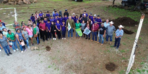 Inicia pavimentación de calle y construcción de aula en San Rafael, Lagunillas
