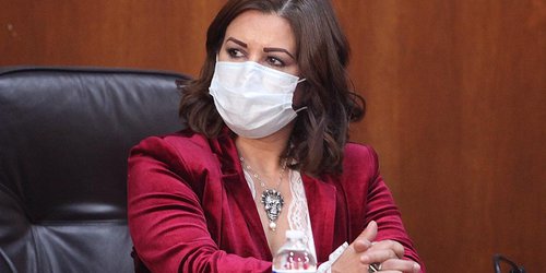 Hay problemas más importantes que regular las redes sociales: Beatriz Benavente