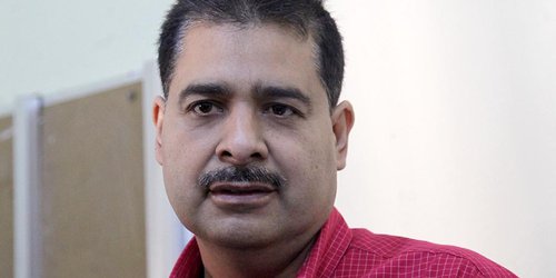 A falta de regulación, guantes y cubrebocas terminan en la basura o en las calles