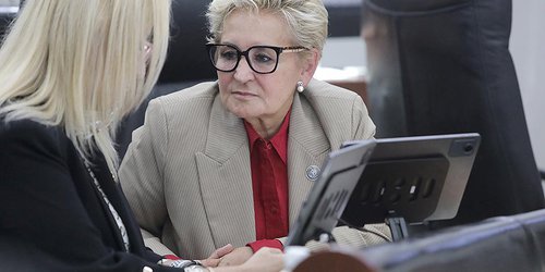 Comisión de Salud prepara visitas a hospitales públicos para constatar el suministro de medicinas.