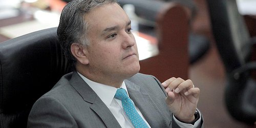 Aprueban modificaciones al decreto que establece nueva forma de trabajo legislativo