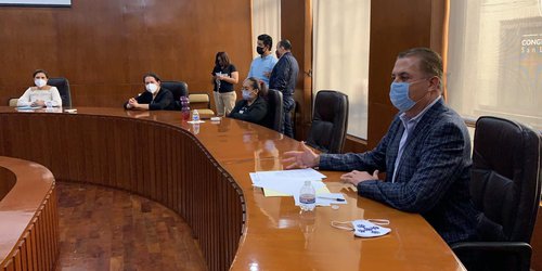 Dialoga Rolando Hervet con representantes civiles por actos vandálicos