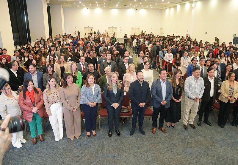 Diputados participan en la reunión de la Comisión Presidencial para la Reforma Electoral..jpg