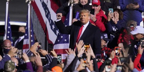 Elecciones EEUU: Trump a la defensiva en estados indecisos