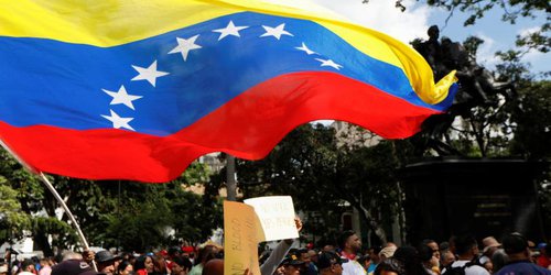 EU le "declarará la guerra" a Venezuela "esta noche", según Tucker Carlson.