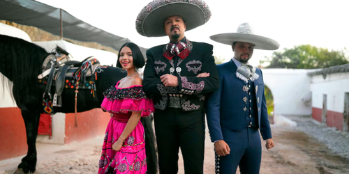 Petición firmada por miles de tapatíos busca cancelar concierto de Pepe y Ángela Aguilar el Día de la Independencia.