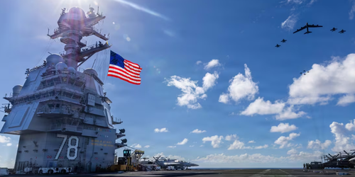 EU divulga las primeras imágenes del portaaviones Gerald Ford en el Atlántico; la misión elimina "narcoterroristas", asegura.