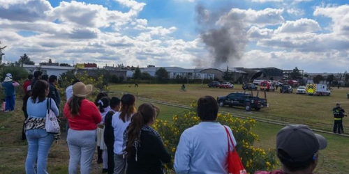 Sheinbaum informó que aeronave se desplomó en Toluca por posible falla técnica.