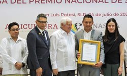 Estado y Federación entregan premio de Sanidad Vegetal en SLP