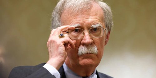 Ya van tres: inician juicio contra opositor de Trump; procesan a John Bolton