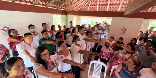 Toman protesta a operativos de la consulta a pueblos y comunidades indígenas, en Tamaletom, Tancanhuitz