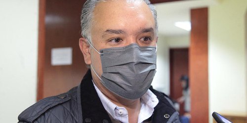 Discriminatoria la gratuidad de placas, dice Dip. Konishi