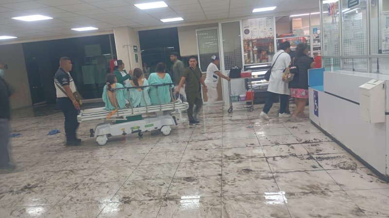 Hospital_IMMS_Inundado_CDMX_2_MiRioverde.jpg