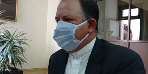 Piden a funcionarios actuar  con humanidad y amabilidad