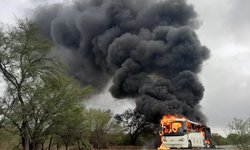 Se incendia autobús de Transportes Torres